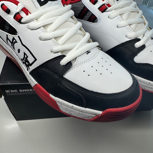 Men’s DC Shoe Co. Versatile LE White/Black/Athletic Red - Picture 6 of 9
